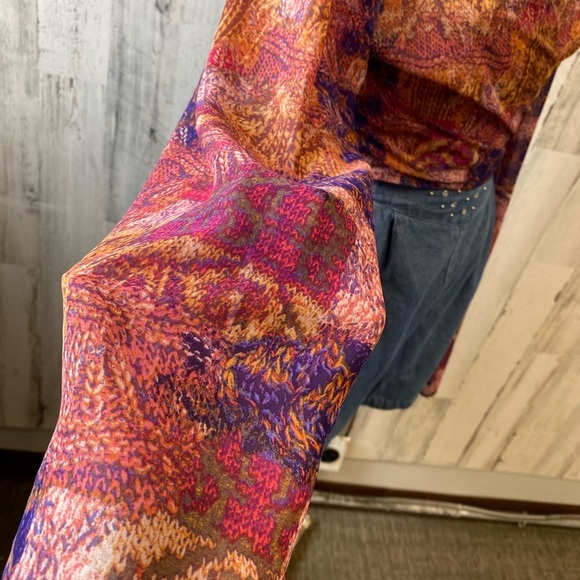 Colorful Wrap Blouse - Picture 2 of 7